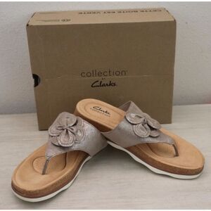 Clarks 26164864 WMN Sz 9M Taupe Metallic Brynn Style Leather Slip-On Sandals